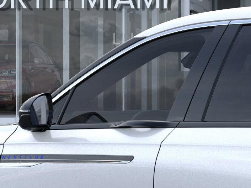 new 2025 Lincoln Nautilus car, priced at $53,606