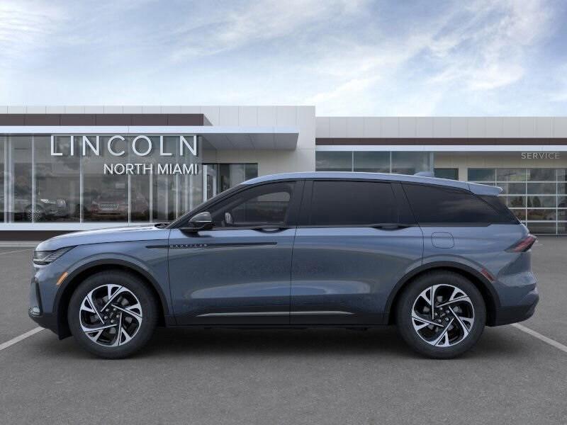 new 2025 Lincoln Nautilus car, priced at $53,404