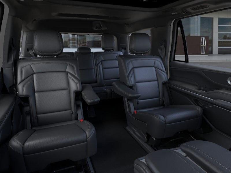 new 2025 Lincoln Navigator car, priced at $101,511