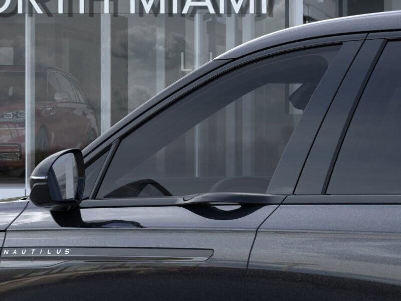 new 2025 Lincoln Nautilus car