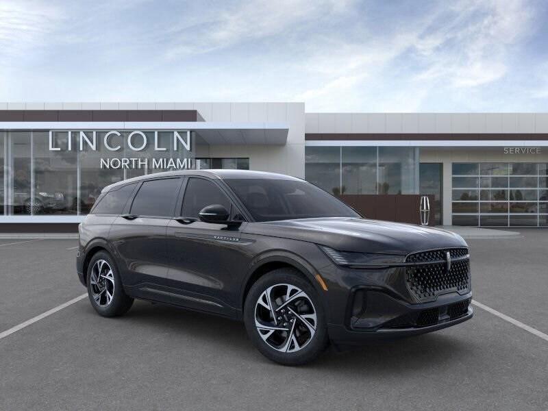 new 2025 Lincoln Nautilus car