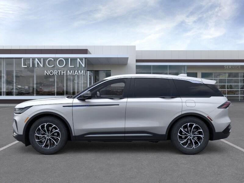 new 2025 Lincoln Nautilus car, priced at $52,976