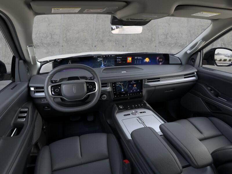 new 2025 Lincoln Navigator car, priced at $102,925