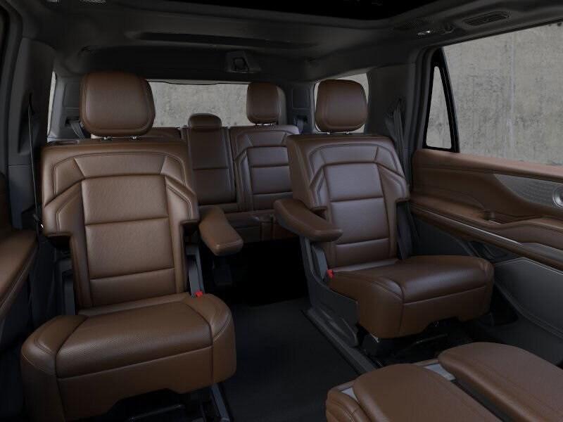 new 2025 Lincoln Navigator car, priced at $105,735