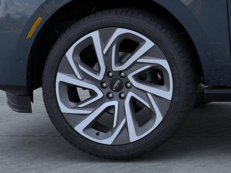 new 2025 Lincoln Navigator car, priced at $105,735