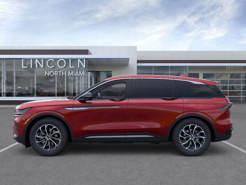 new 2025 Lincoln Nautilus car, priced at $55,010