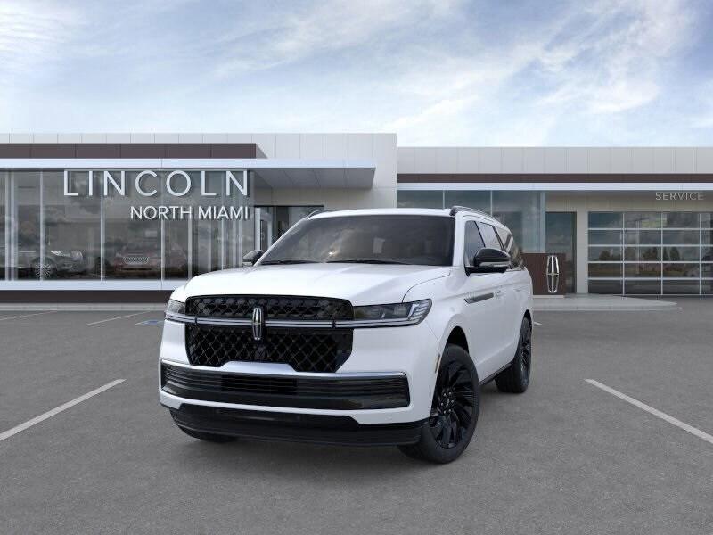 new 2025 Lincoln Navigator car, priced at $106,755