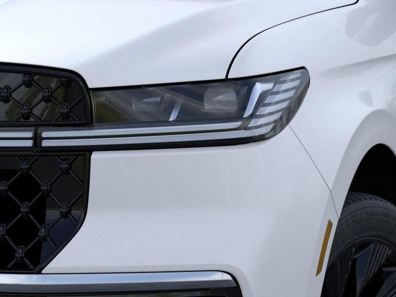 new 2025 Lincoln Navigator car, priced at $106,755