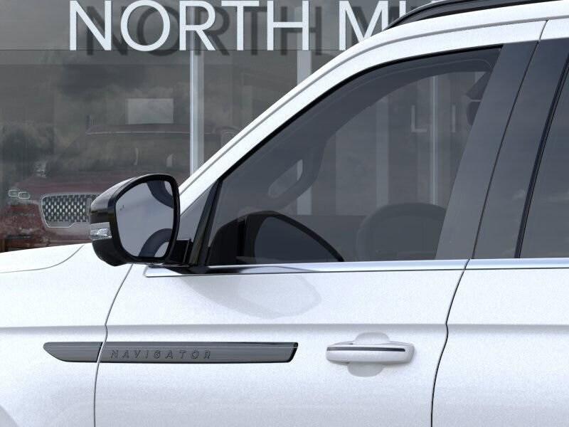 new 2025 Lincoln Navigator car, priced at $106,755