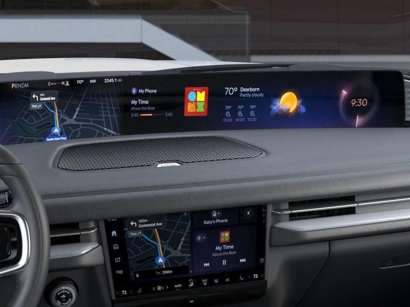 new 2025 Lincoln Navigator car, priced at $106,755