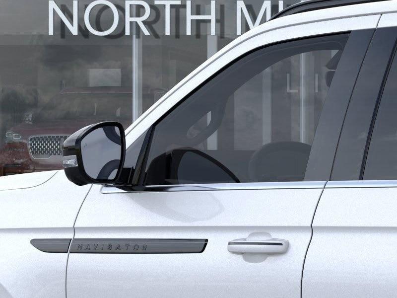 new 2025 Lincoln Navigator car, priced at $106,755