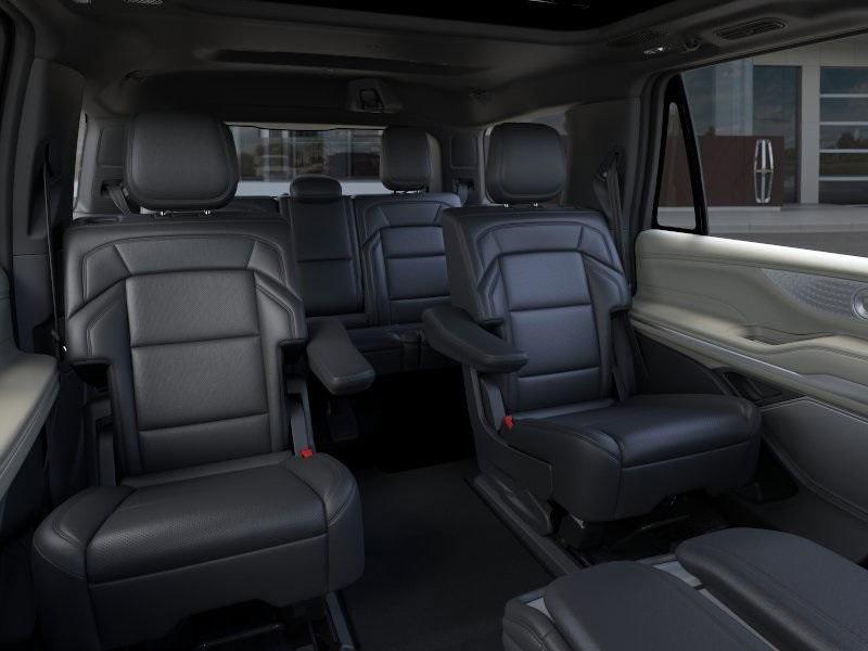 new 2025 Lincoln Navigator car, priced at $106,755