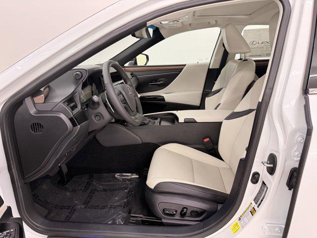 new 2025 Lexus ES 300h car, priced at $51,194