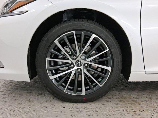 new 2025 Lexus ES 300h car, priced at $50,030