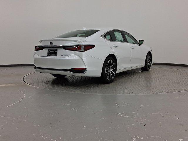 new 2025 Lexus ES 300h car, priced at $50,030