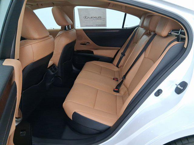 new 2025 Lexus ES 300h car, priced at $50,030