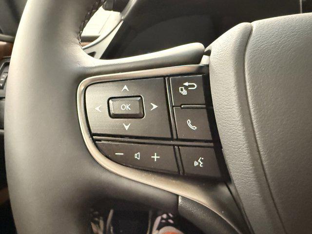 new 2025 Lexus ES 300h car, priced at $50,344