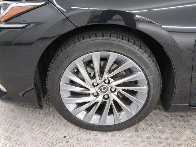 used 2019 Lexus ES 300h car, priced at $26,999