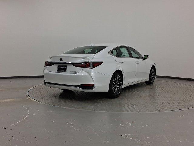 new 2025 Lexus ES 300h car, priced at $49,800