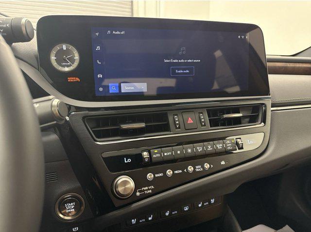 new 2025 Lexus ES 350 car, priced at $45,926
