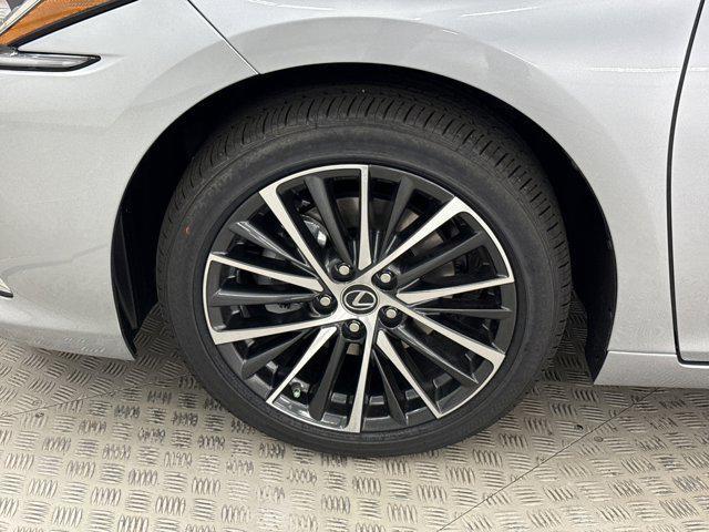 new 2025 Lexus ES 300h car, priced at $48,669