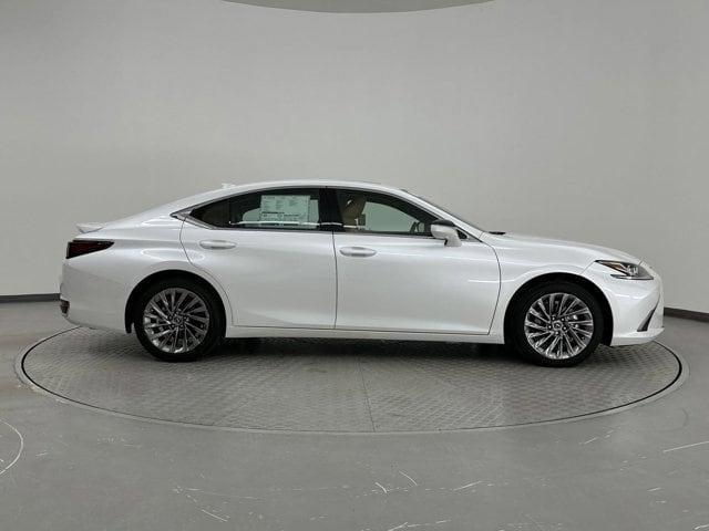 new 2024 Lexus ES 300h car, priced at $54,720