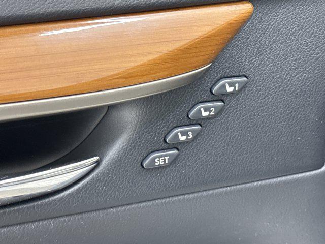 used 2013 Lexus ES 300h car, priced at $14,999