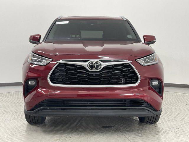 used 2021 Toyota Highlander car, priced at $31,998