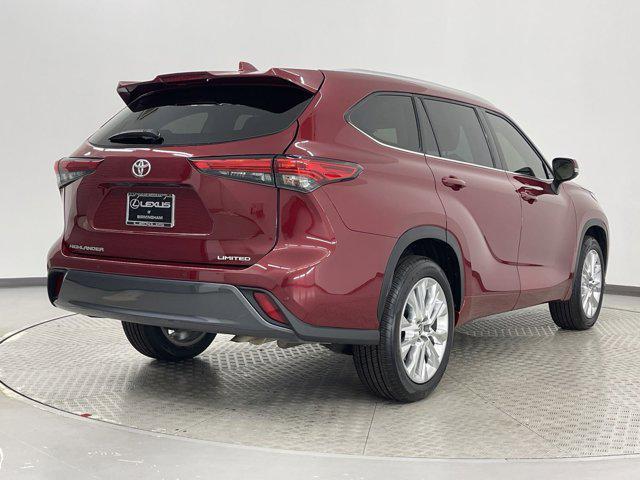 used 2021 Toyota Highlander car, priced at $31,998