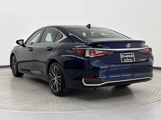 new 2025 Lexus ES 300h car, priced at $47,577