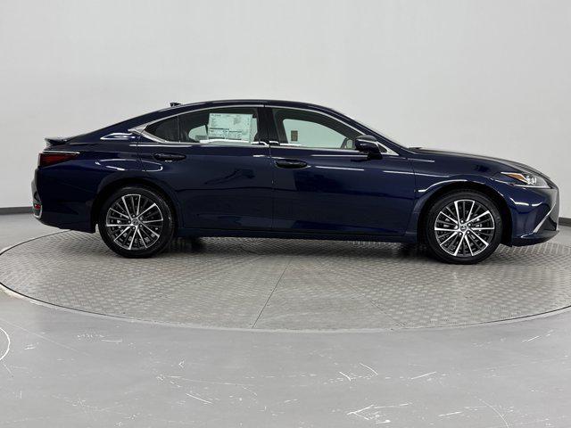 new 2025 Lexus ES 300h car, priced at $47,577