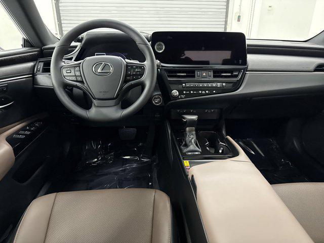 new 2025 Lexus ES 300h car, priced at $47,577