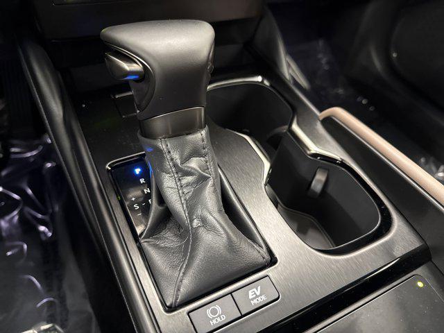 new 2025 Lexus ES 300h car, priced at $47,577