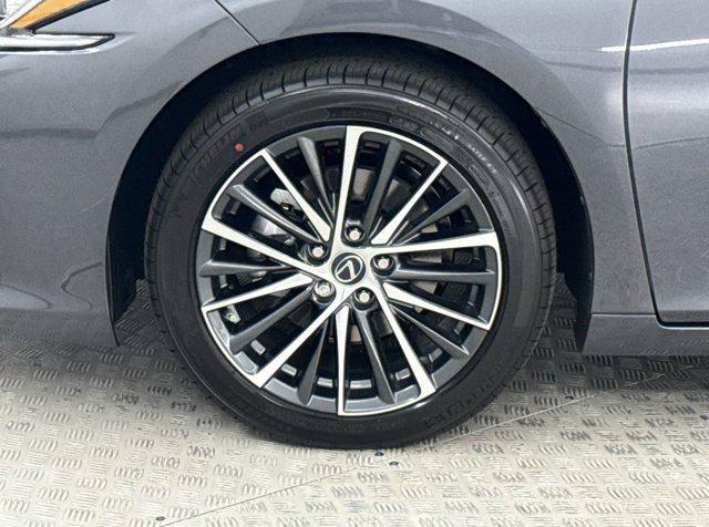 new 2025 Lexus ES 300h car, priced at $48,365