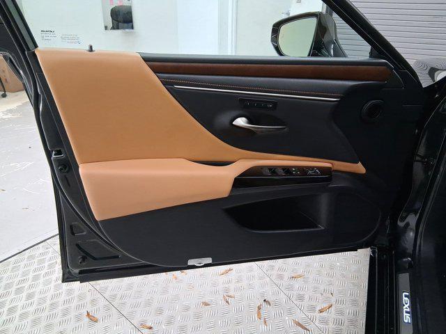 new 2025 Lexus ES 350 car, priced at $46,838