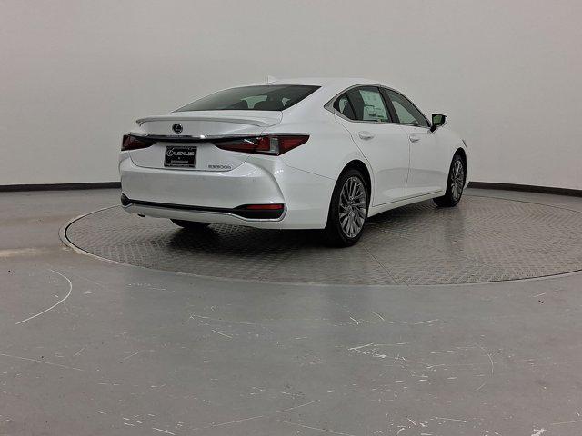 new 2025 Lexus ES 300h car, priced at $54,579
