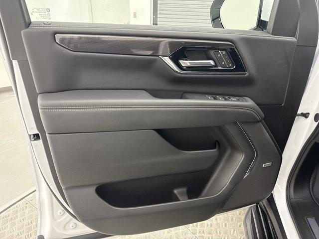 used 2025 GMC Yukon car, priced at $65,999