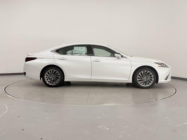 new 2025 Lexus ES 300h car, priced at $52,358