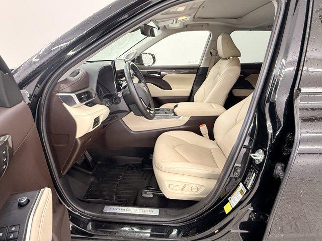 used 2020 Toyota Highlander car, priced at $31,198