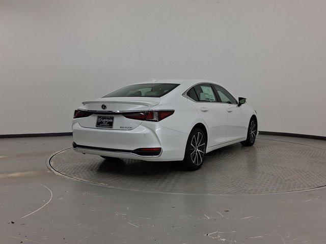 new 2025 Lexus ES 300h car, priced at $50,197