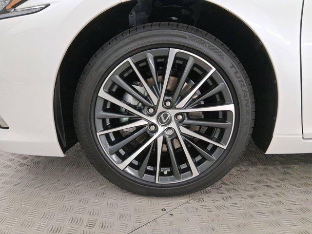 new 2025 Lexus ES 300h car, priced at $50,197
