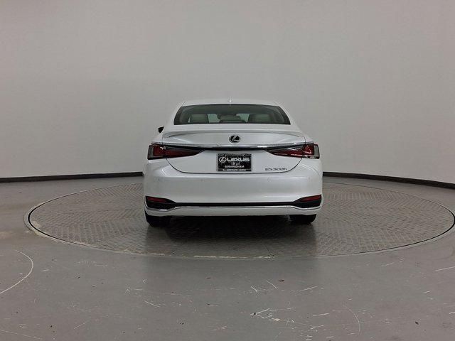 new 2025 Lexus ES 300h car, priced at $50,197