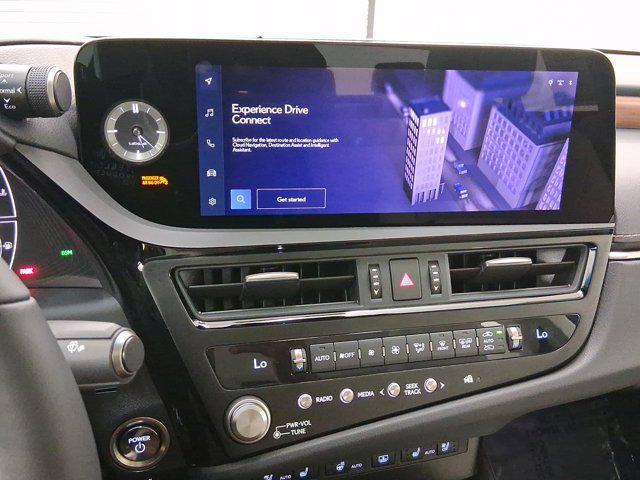 new 2025 Lexus ES 300h car, priced at $56,069