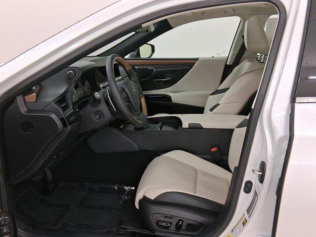 new 2025 Lexus ES 300h car, priced at $56,069