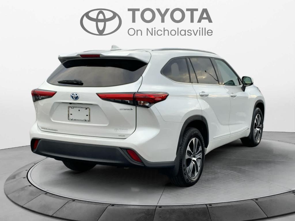 used 2022 Toyota Highlander Hybrid car, priced at $37,502