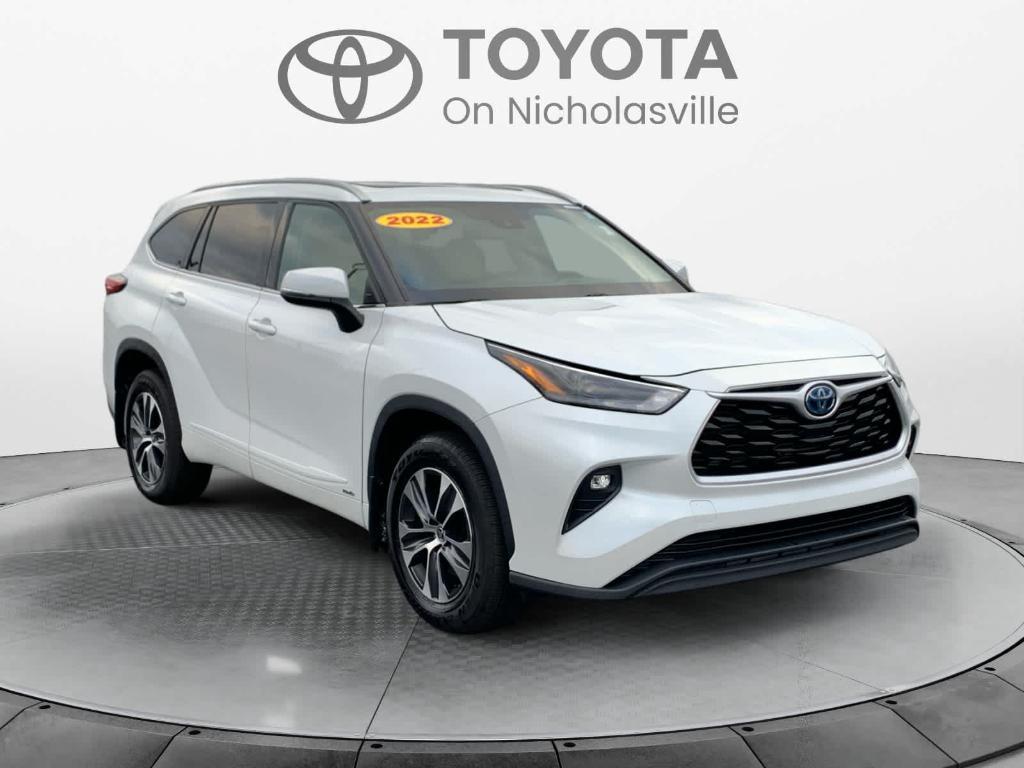 used 2022 Toyota Highlander Hybrid car, priced at $37,502