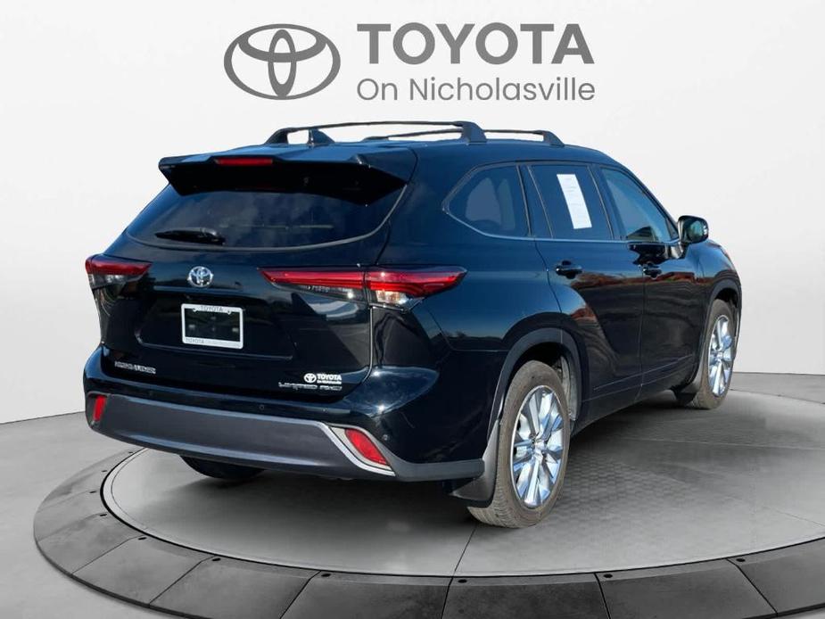 used 2022 Toyota Highlander car, priced at $34,520