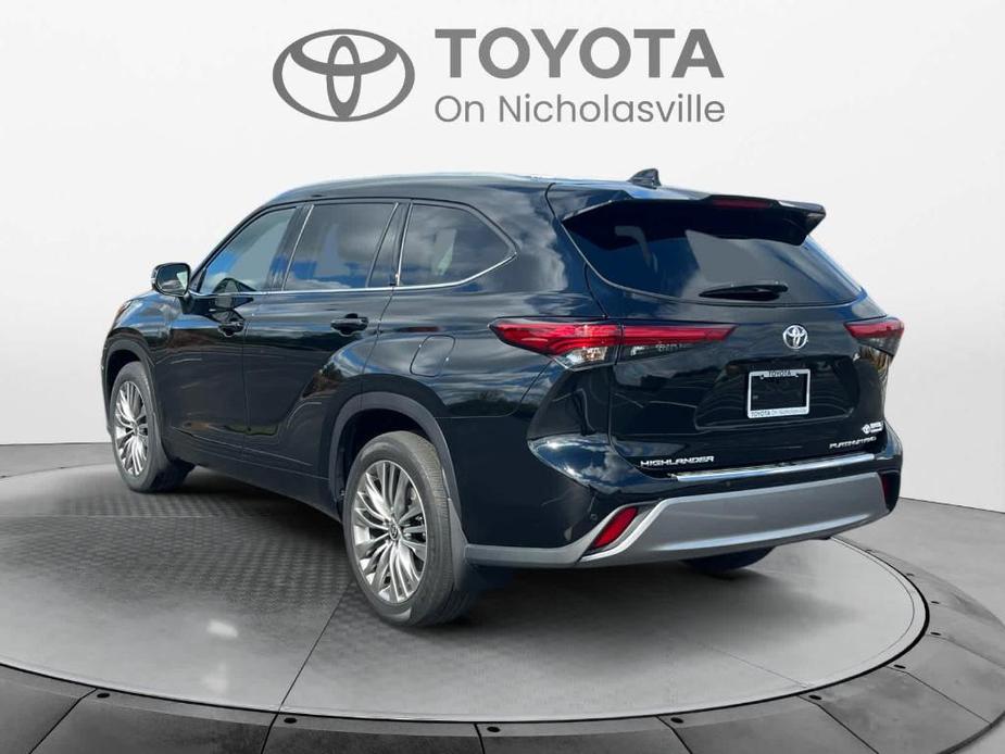 used 2021 Toyota Highlander car, priced at $32,920