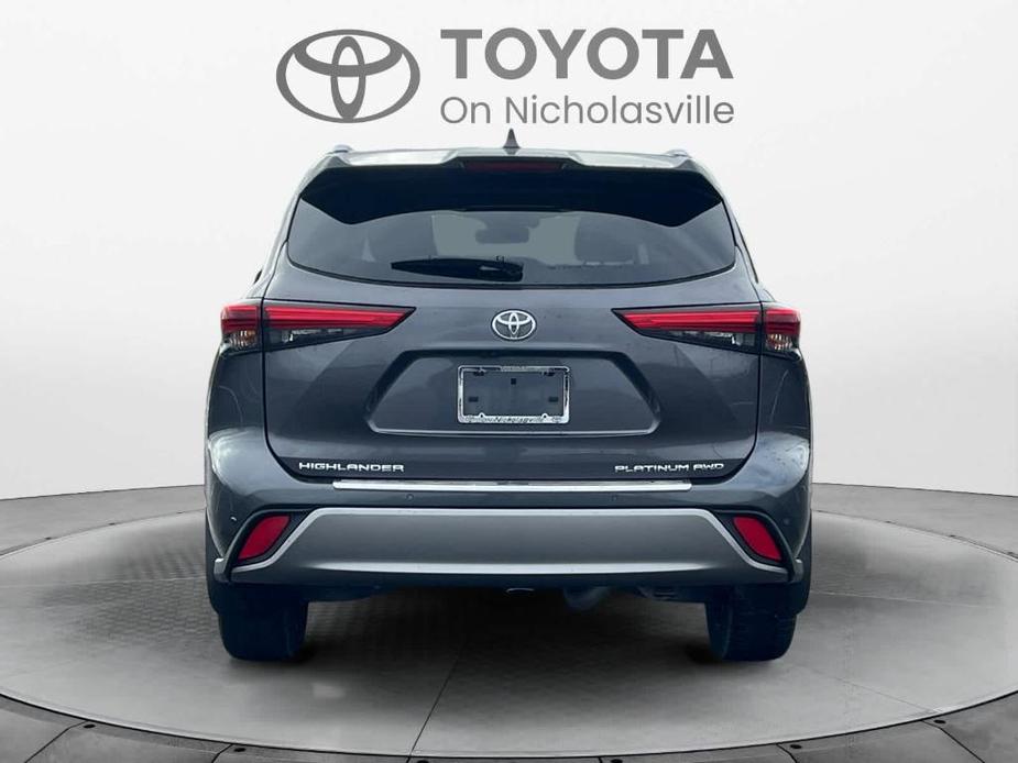 used 2022 Toyota Highlander car, priced at $39,915