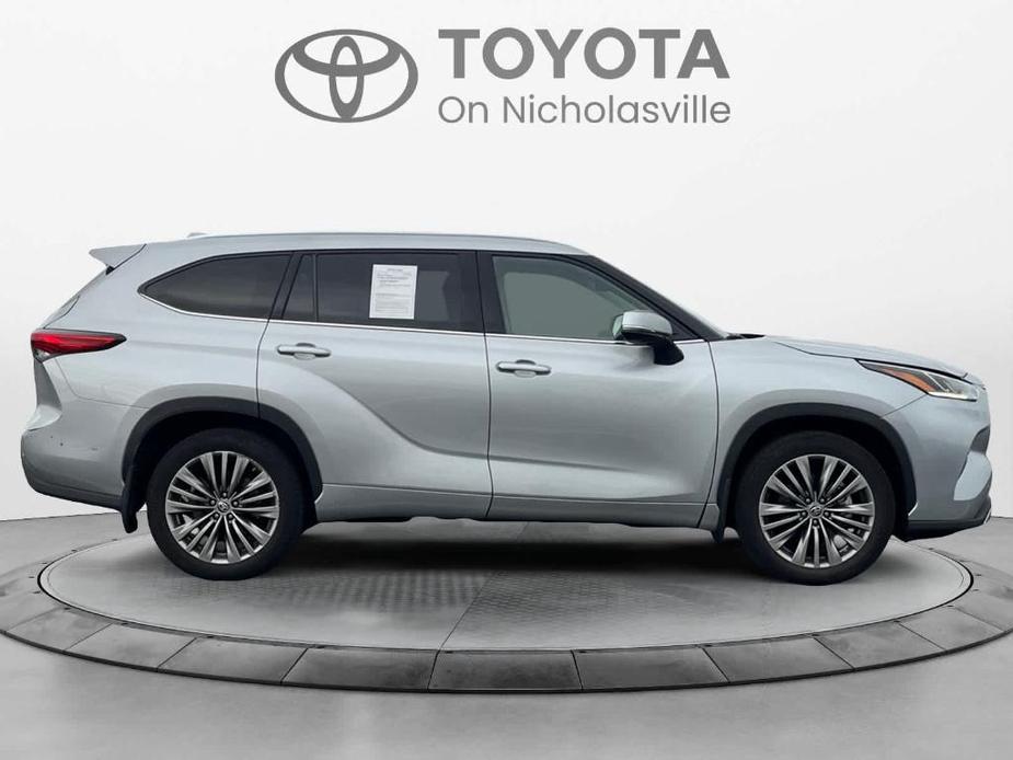 used 2021 Toyota Highlander car, priced at $38,920